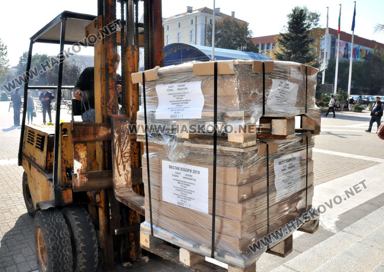 Свиленград, Хасково и Димитровград получават първи бюлетините за местния вот
