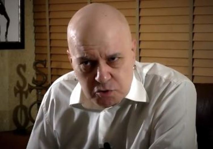 Телевизията на Слави Трифонов стартира на 4 ноември