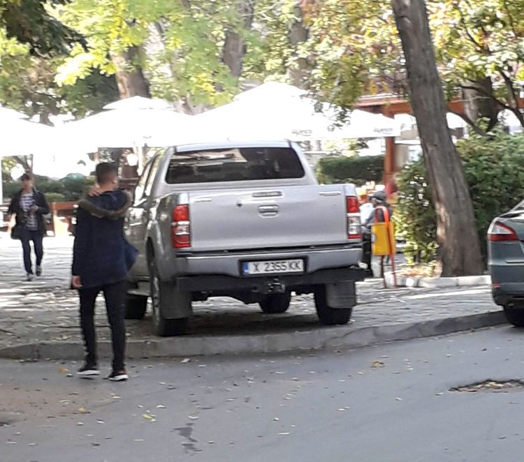 Хасковлийка сигнализира за своеволно паркиране до Арменския парк