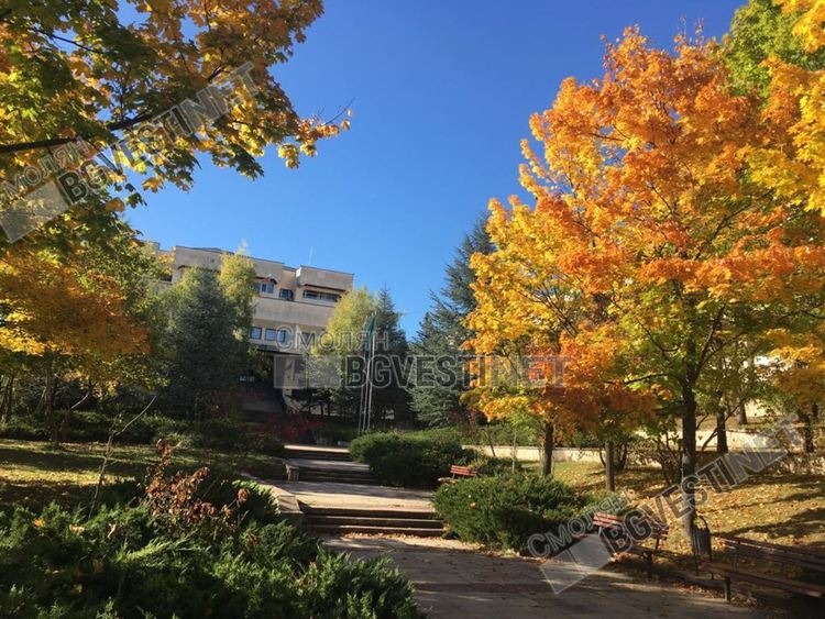 Слънчев и топъл вторник