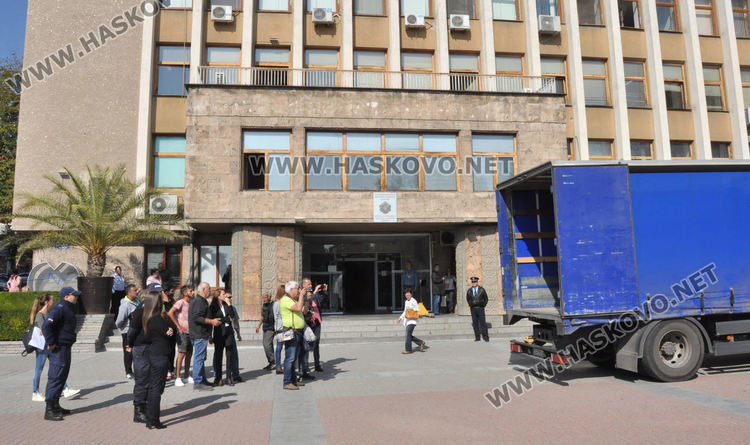 Свиленград, Хасково и Димитровград получават първи бюлетините за местния вот