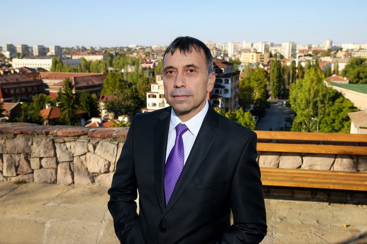 Д-р Марио Янакиев: Ще работя за изцяло обновена Първа поликлиника и закрит плувен басейн