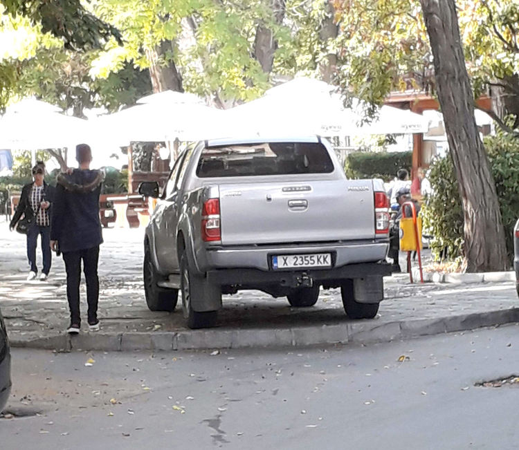 Хасковлийка сигнализира за своеволно паркиране до Арменския парк