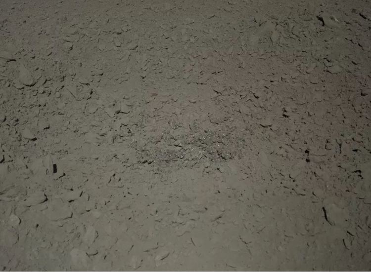 Китай разпространи нови изображения на странното вещество на луната