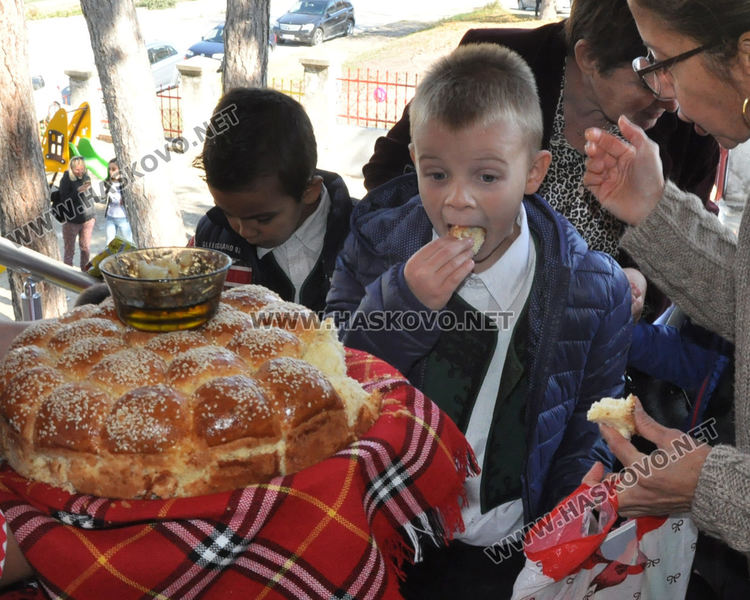 Откриха обновената за 220 000 лева детска градина в Ябълково