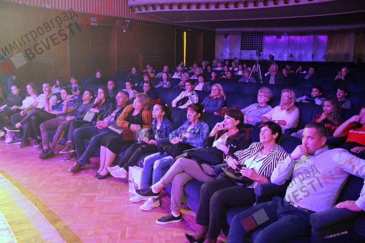 Катя Панева: Ние искаме промяната и излизаме с лицата си, даваме алтернативата в управлението на общината