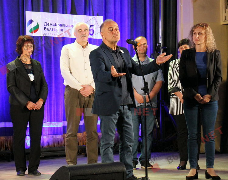 Катя Панева: Ние искаме промяната и излизаме с лицата си, даваме алтернативата в управлението на общината