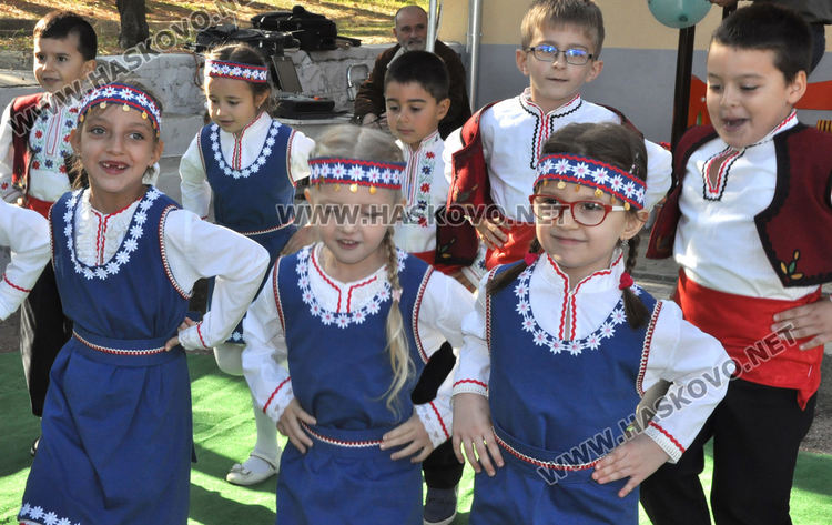 Откриха обновената за 220 000 лева детска градина в Ябълково