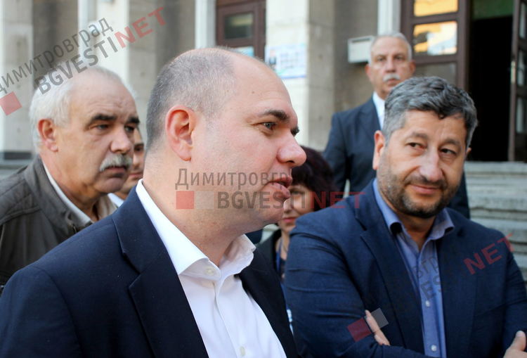 Катя Панева: Ние искаме промяната и излизаме с лицата си, даваме алтернативата в управлението на общината