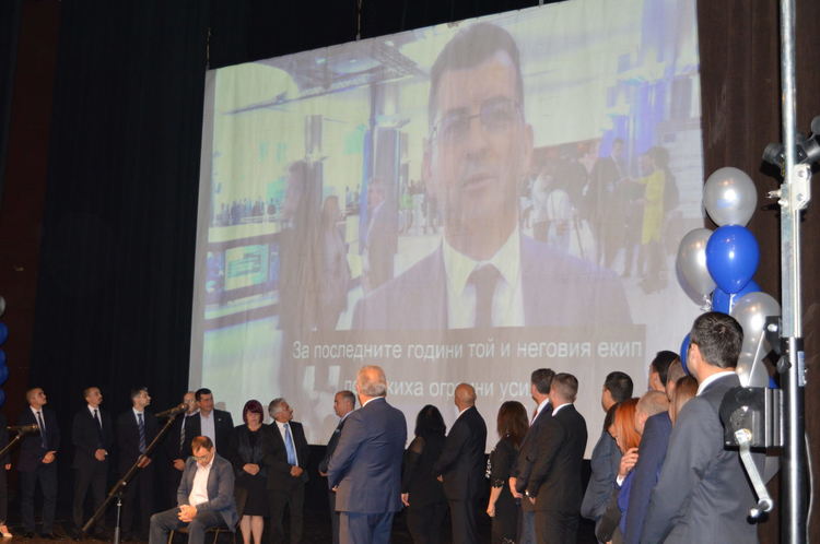 ГЕРБ закри предизборната си кампания, кандидатът за кмет Николай Мелемов обяви: Приоритетите ми са три: Деца, благоустрояване и чистота!