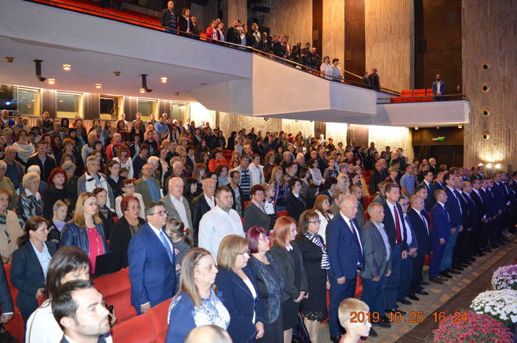 ГЕРБ закри предизборната си кампания, кандидатът за кмет Николай Мелемов обяви: Приоритетите ми са три: Деца, благоустрояване и чистота!