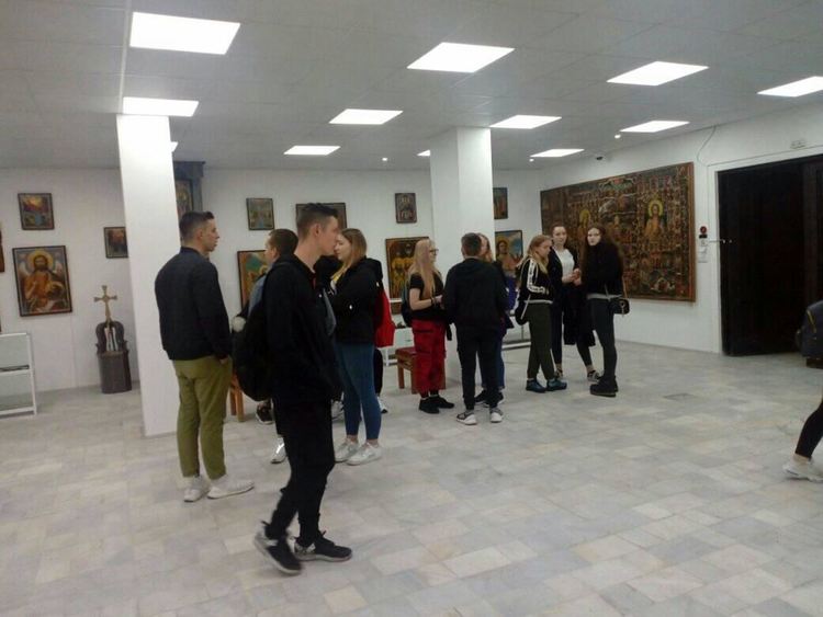 Ученици пълнят музея ден след изборите 