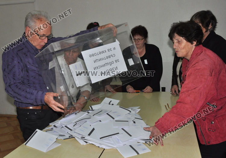 Балотаж между Станислав Дечев и Коста Стоев за кметското място в Хасково, прогнозират агенциите