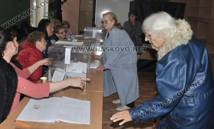 Три сигнала за нарушения в ОИК- Хасково