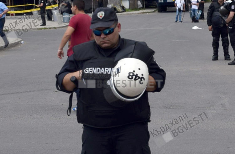 Създадена е временна организация на движение в района на Дома на културата за предаването на изборните книжа
