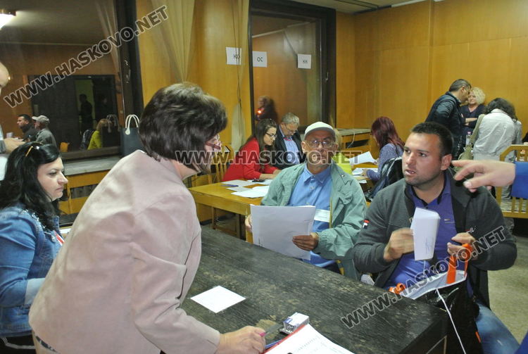 Балотаж между Станислав Дечев и Коста Стоев за кметското място в Хасково, прогнозират агенциите