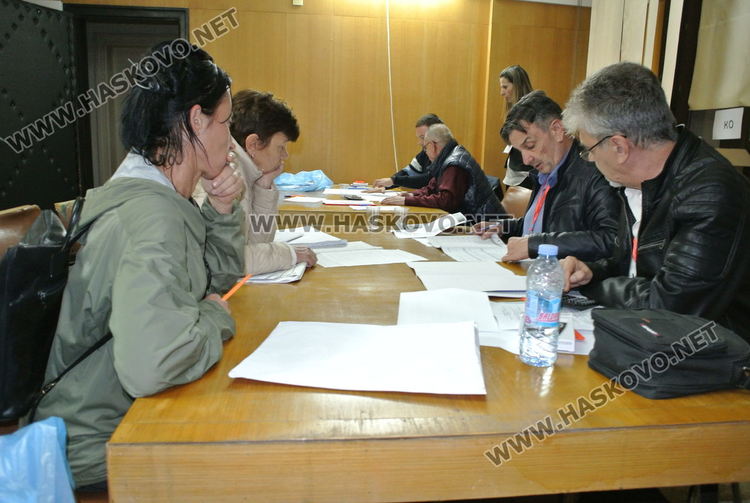 Балотаж между Станислав Дечев и Коста Стоев за кметското място в Хасково, прогнозират агенциите