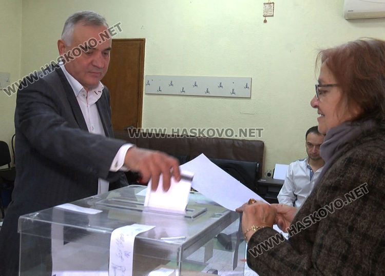 Коста Стоев