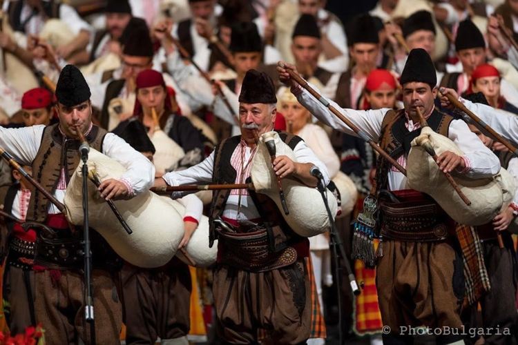 Уникалните "101 каба гайди" с голям концерт, подарък за Смолян за 15-годишнината си