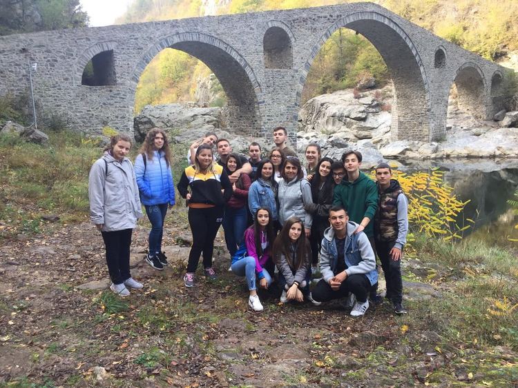 Деня след  изборите  йовковци оползотвориха със забавления сред природата