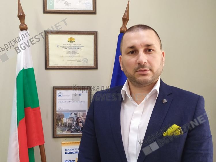 адв.Александър Ставрев