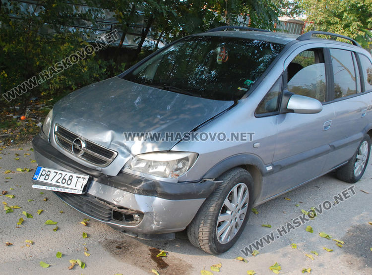 Млада жена с БМВ засече Зафира на бул. "Васил Левски"