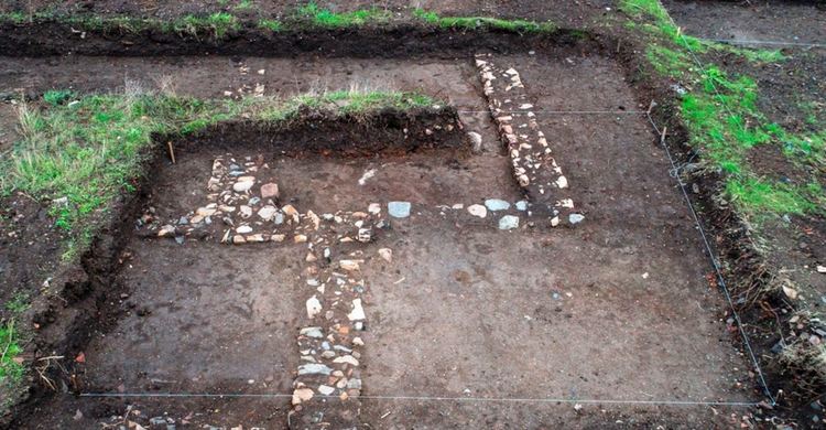 Основи на жилищна сграда от VI век преди Христа Сн.: НИМ