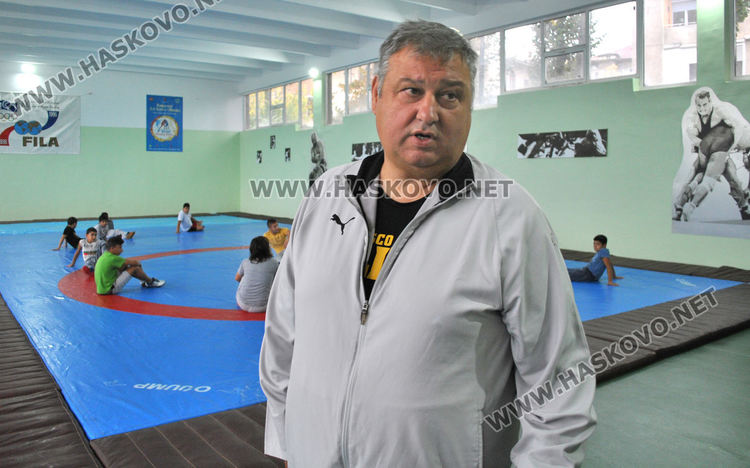 Хасковските борци вече тренират в обновената зала на стадион "Младост"