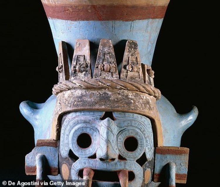 Археолози откриха таен ацтекски тунел под Мексико Сити