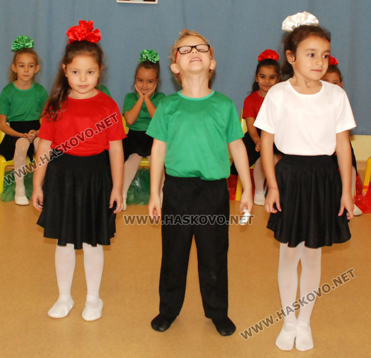 Приемственост на празника на будителите между детската градина и училището в "Орфей"