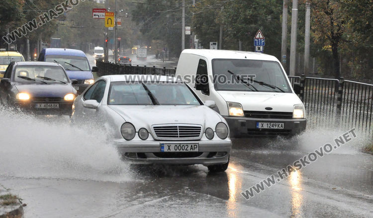Облачно и дъждовно в четвъртък