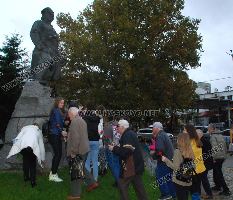 Урок по родолюбие с почит към будителите при потомците на тракийци