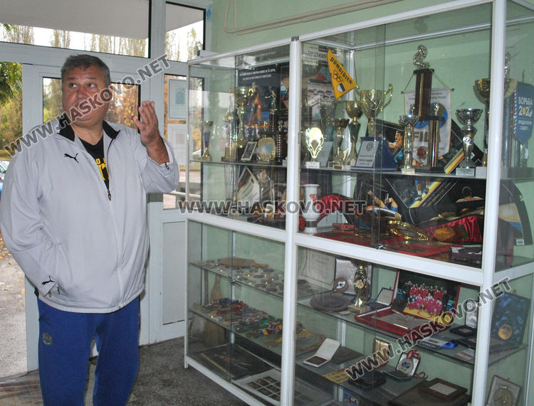 Хасковските борци вече тренират в обновената зала на стадион "Младост"