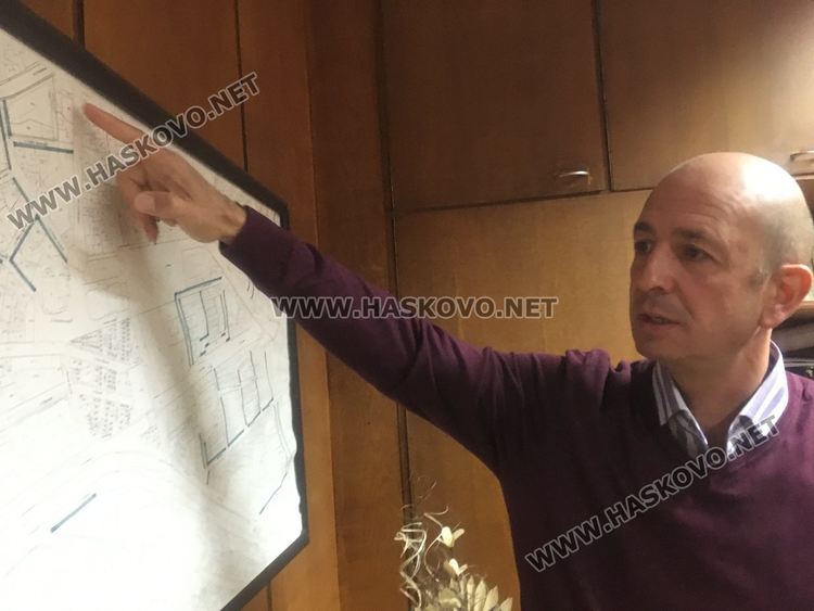 „Синята зона“ в центъра на Хасково е вече с паркоавтомати