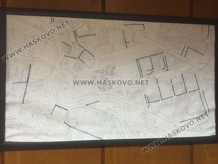 „Синята зона“ в центъра на Хасково е вече с паркоавтомати