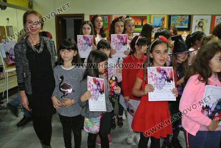 Наградите от от конкурса „Поезия в цвят“ останаха в Хасково, една заминава за Благоевград