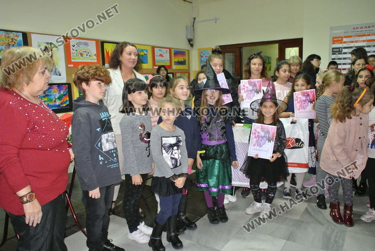 Наградите от от конкурса „Поезия в цвят“ останаха в Хасково, една заминава за Благоевград