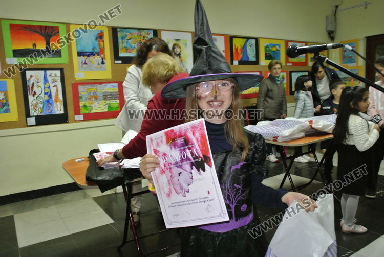 Наградите от от конкурса „Поезия в цвят“ останаха в Хасково, една заминава за Благоевград