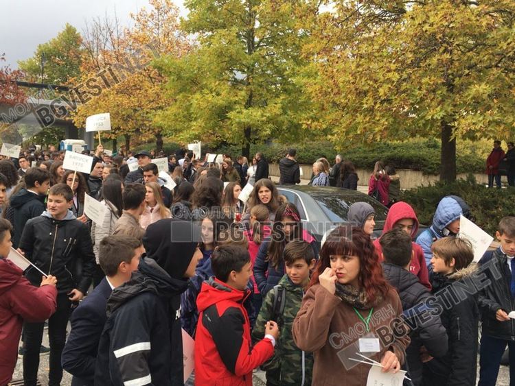 Поколения родопчани са преминали в 70-те випуска на Райковската гимназия за 100 години