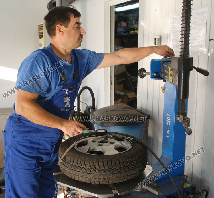 Шофьорите раздвижиха автосервизите за смяната на зимни гуми