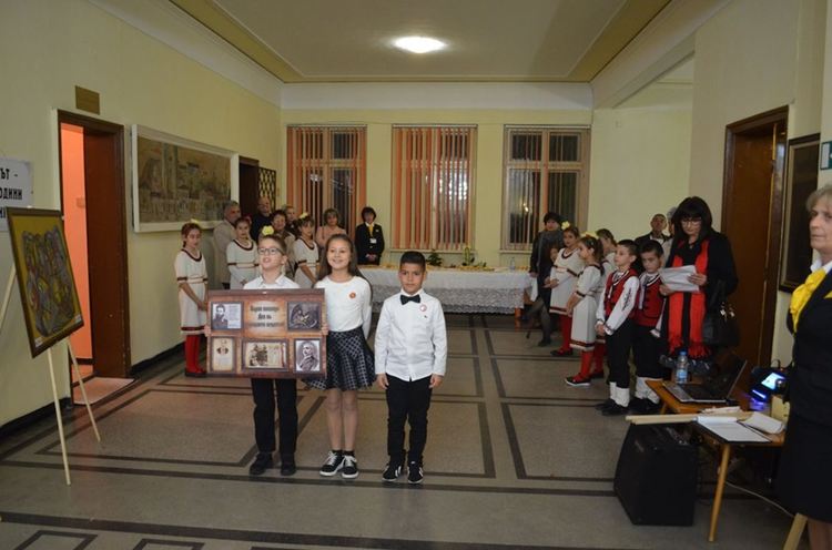 Д-р Момчилова откри  благотворителна изложба в полза на болницата в Първомай