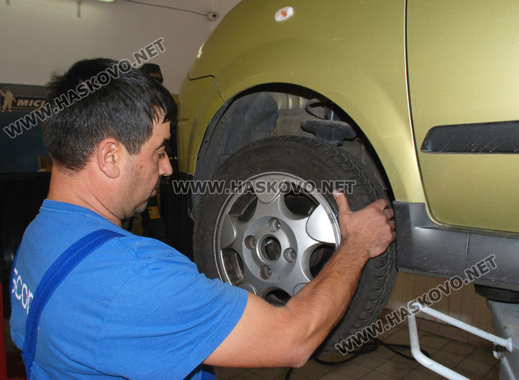 Шофьорите раздвижиха автосервизите за смяната на зимни гуми