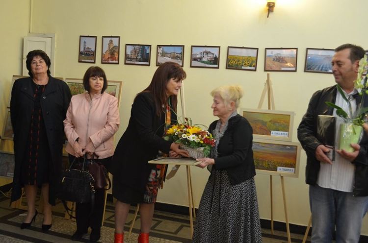 Д-р Момчилова откри  благотворителна изложба в полза на болницата в Първомай