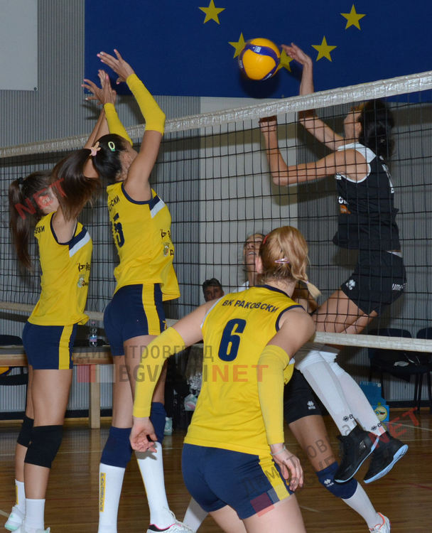 Димитровградският тим "Раковски" размаза софиянките от "Славия"