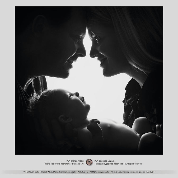 Арт галерия "Кръг" посрещна Деня на будителите с Международен фотосалон в Пловдив