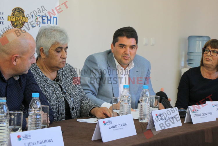 „Движение ЗАЕДНО за промяна” предлагат председател на ОбС и 2-ма зам.-кметове