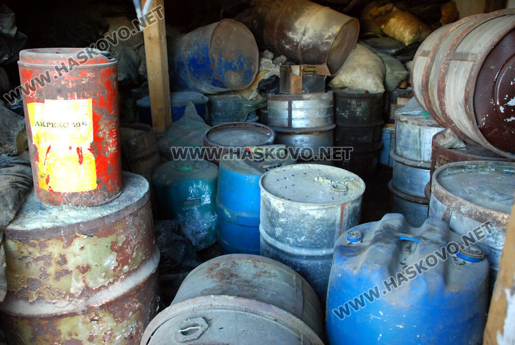 Унищожават 140 тона негодни пестициди от склад в Хасковско