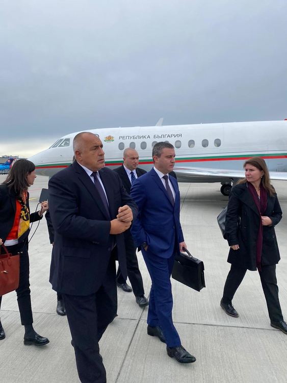 Сн.: пресцентър МС