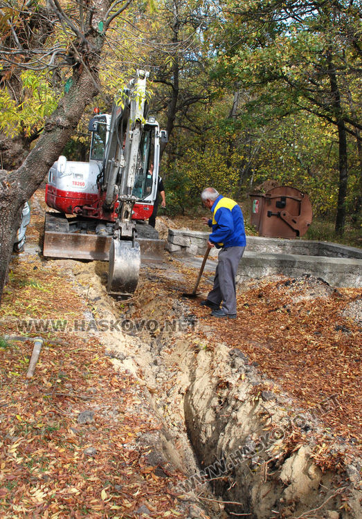 Разкопаха кучешката алея в "Кенана", EVN прибира кабелите под земята