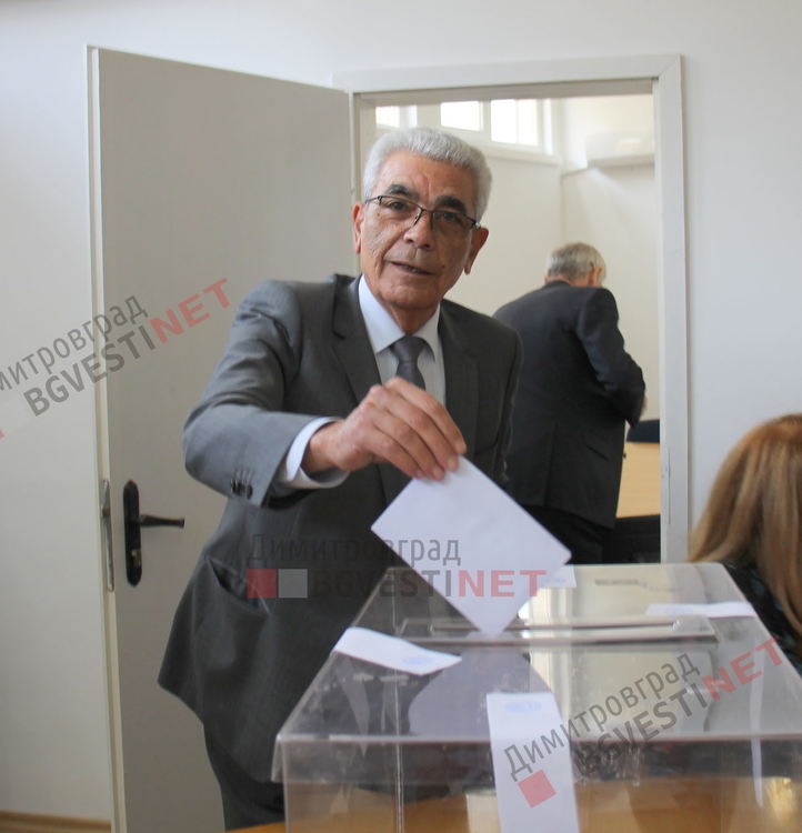 В пълно единодушие съветниците приеха единственната кандидатура за председател на ОбС Димитровград